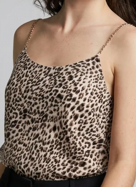 Yasmine Chain Detail Top